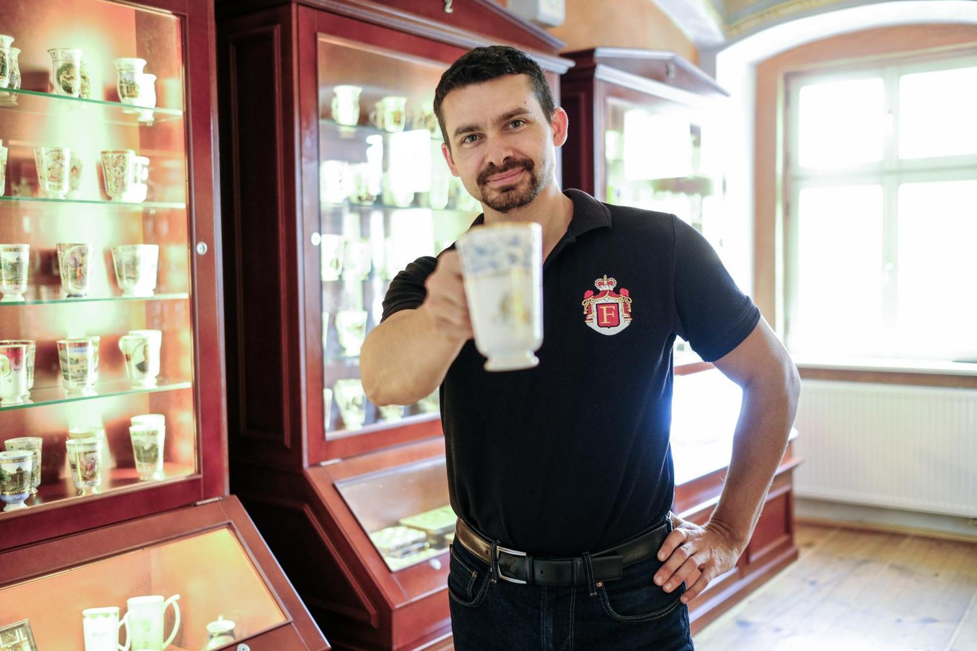 Hotel Cisar Ferdinand Локет Екстериор снимка