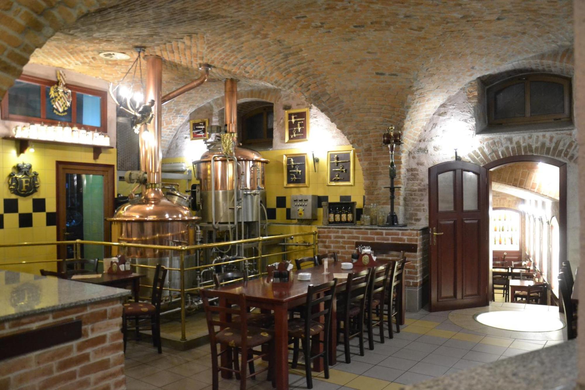Hotel Cisar Ferdinand Локет Екстериор снимка