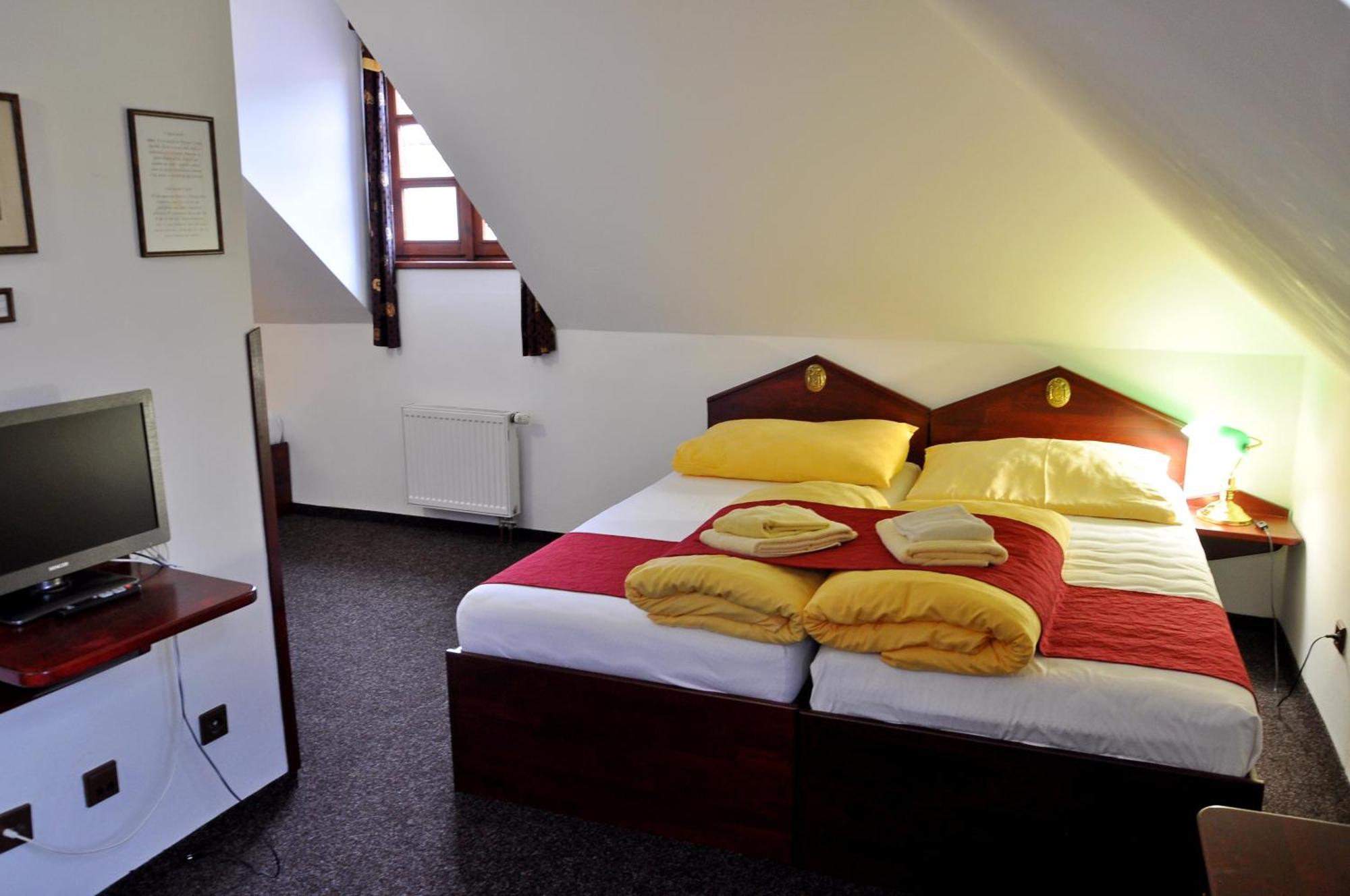Hotel Cisar Ferdinand Локет Стая снимка