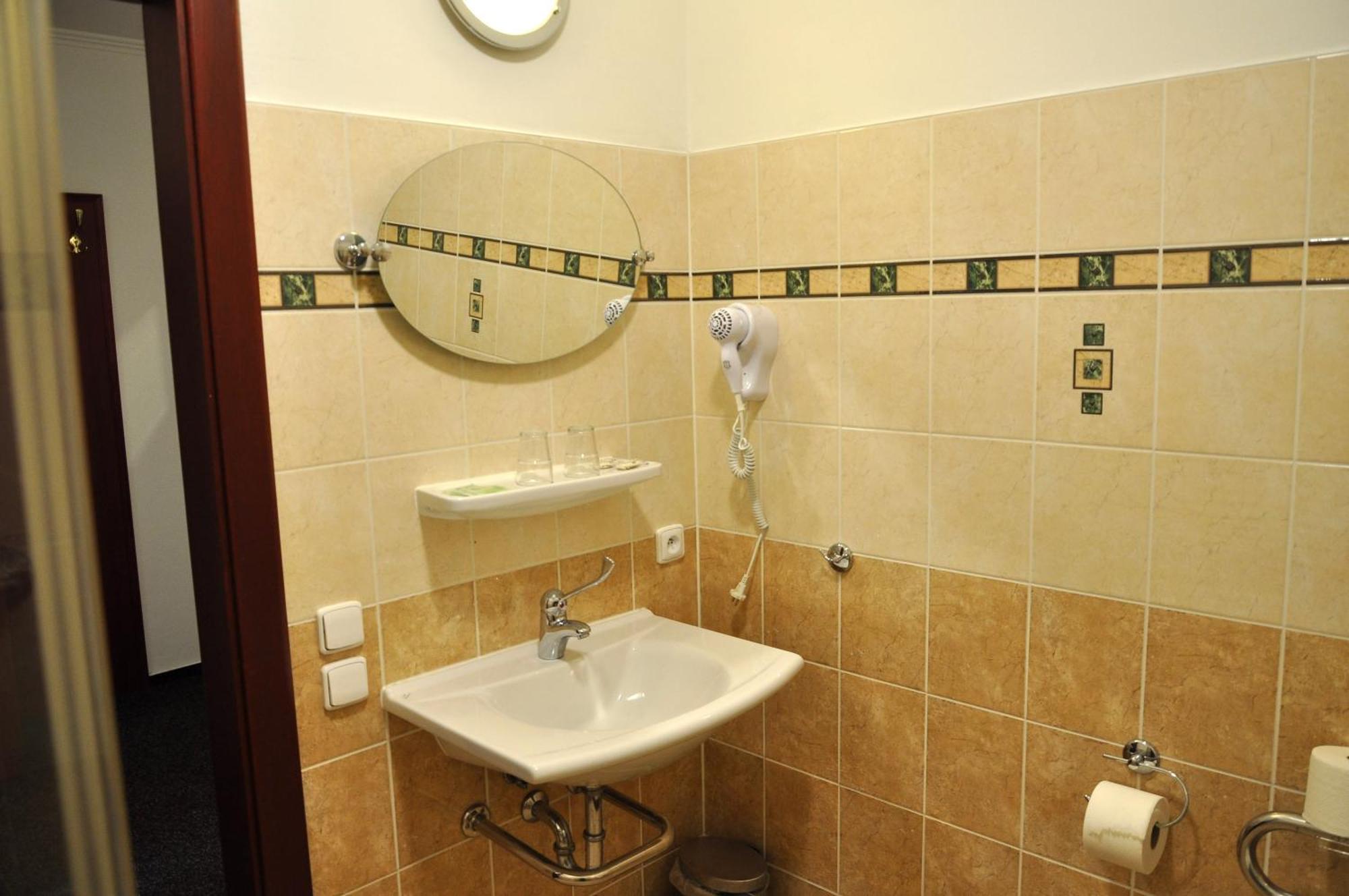 Hotel Cisar Ferdinand Локет Стая снимка