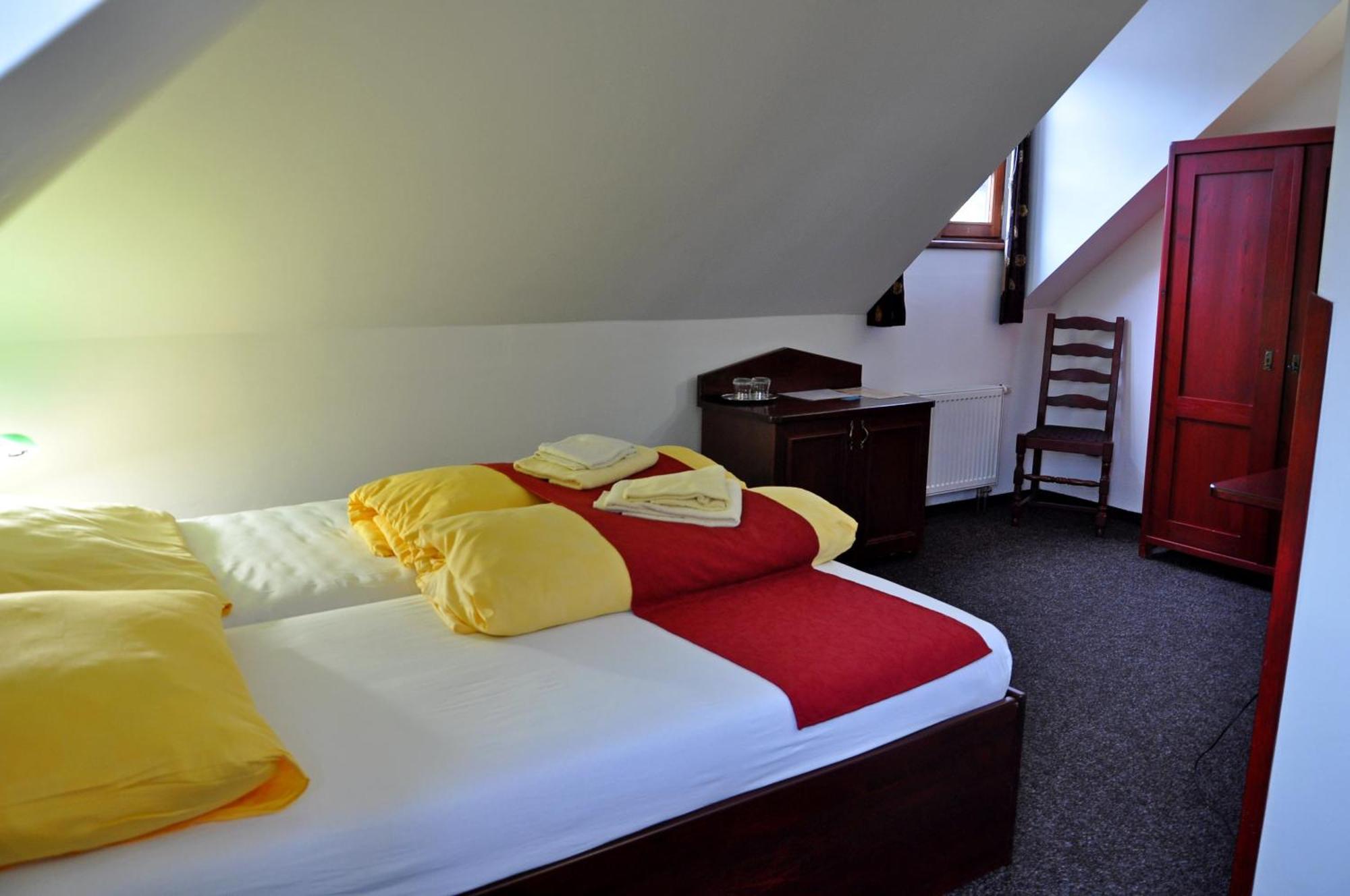 Hotel Cisar Ferdinand Локет Стая снимка