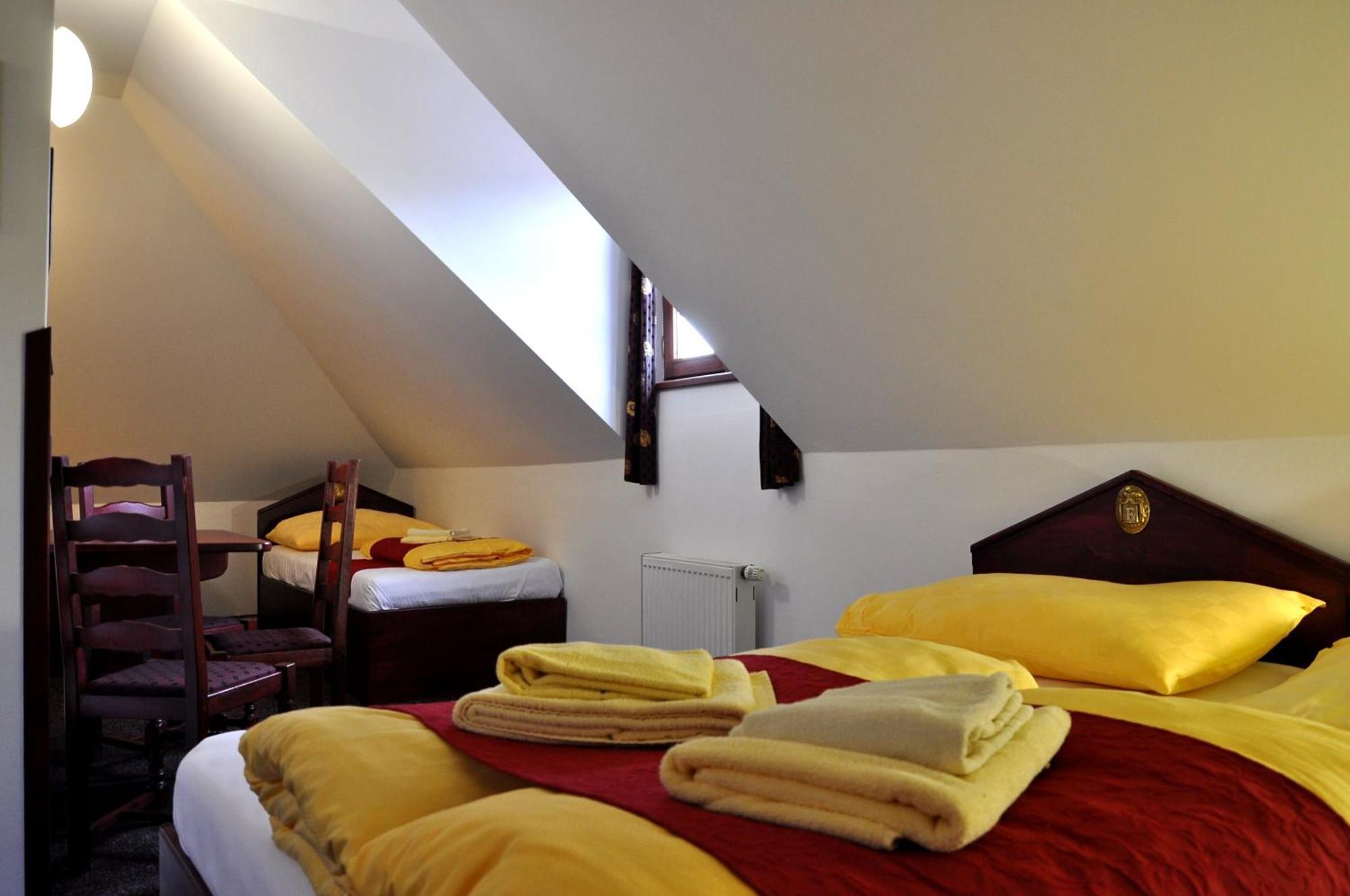 Hotel Cisar Ferdinand Локет Стая снимка
