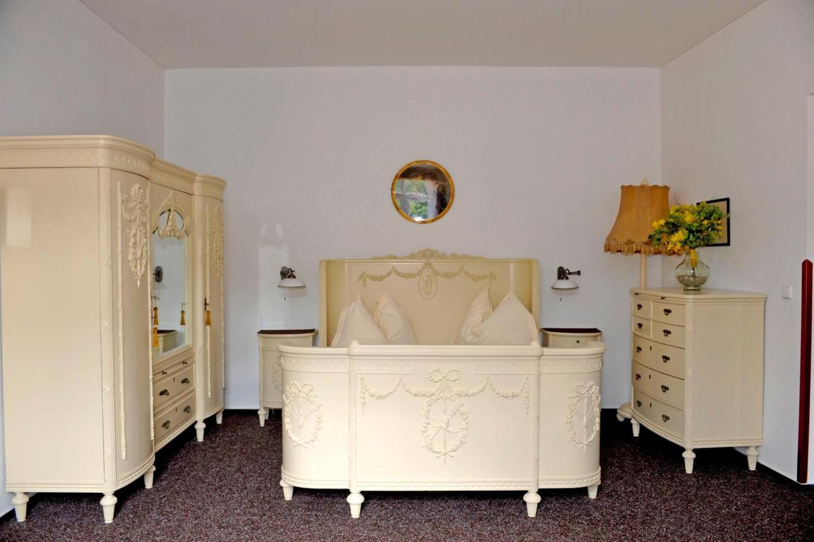 Hotel Cisar Ferdinand Локет Стая снимка