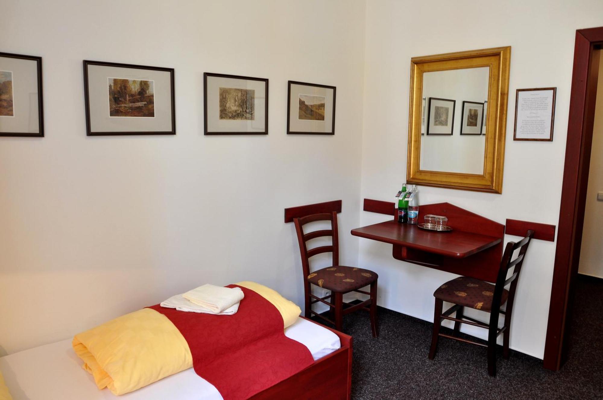 Hotel Cisar Ferdinand Локет Стая снимка