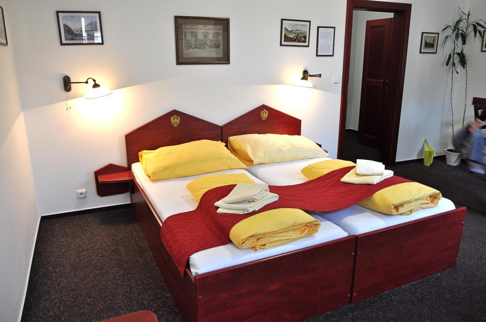 Hotel Cisar Ferdinand Локет Стая снимка
