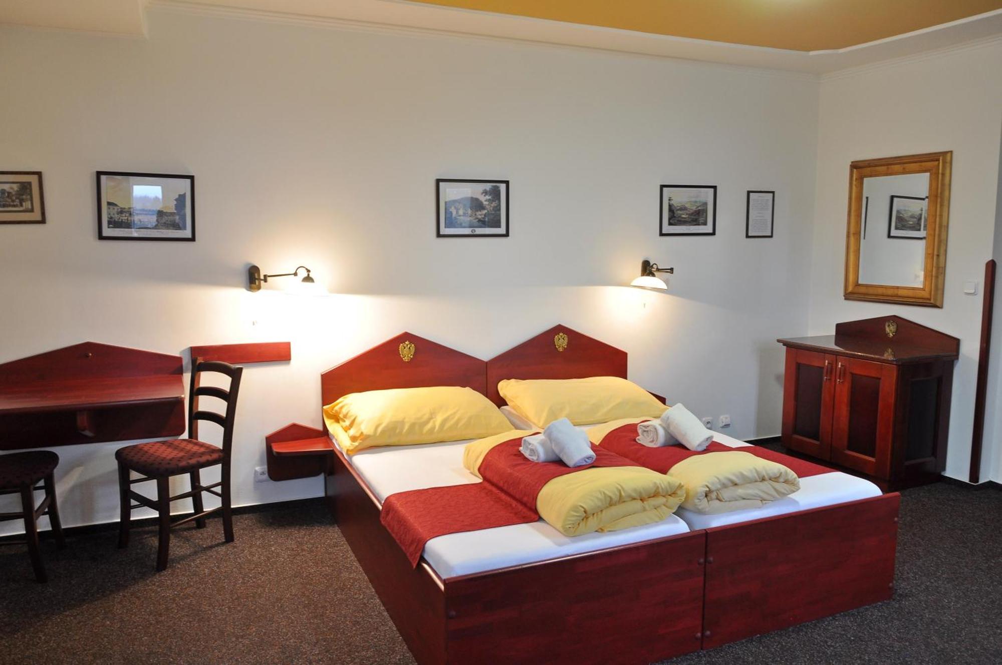 Hotel Cisar Ferdinand Локет Стая снимка
